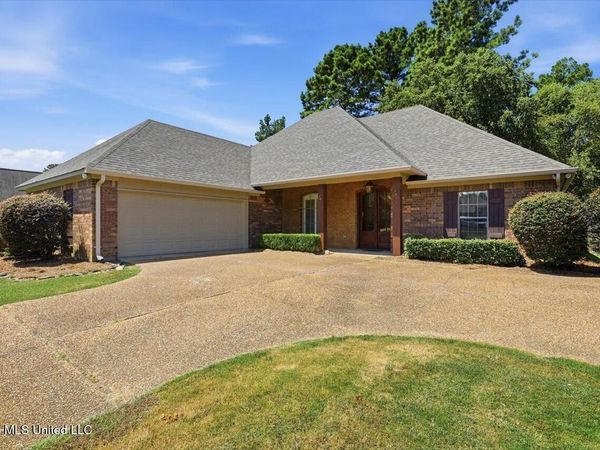 122 Addison Way, Canton, MS 39046