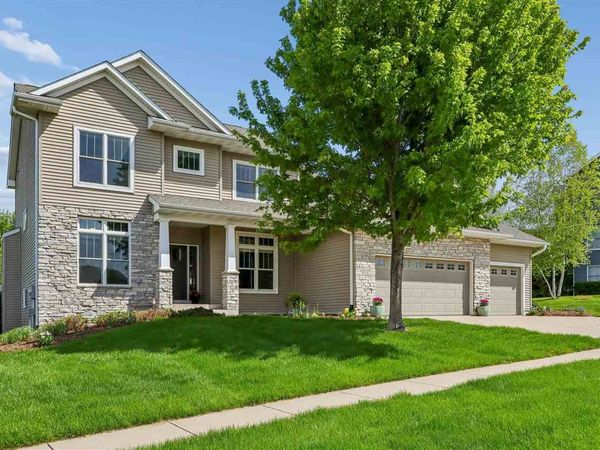 1060 Wild Prairie Dr., Iowa City, IA 52246