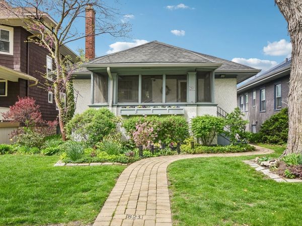 821 N Grove Avenue , Oak Park, IL 60302