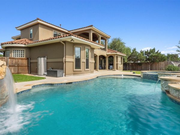 1001 Villa Hill DR, Leander, TX 78641