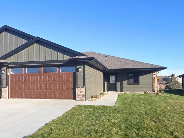  1508 W 20th Ave, Mitchell, SD 57301