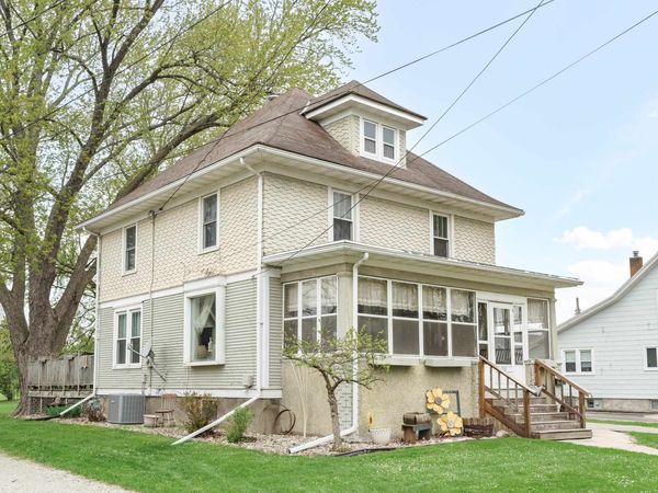 300 ROUNSVILLE Street, Waupun, WI 53963