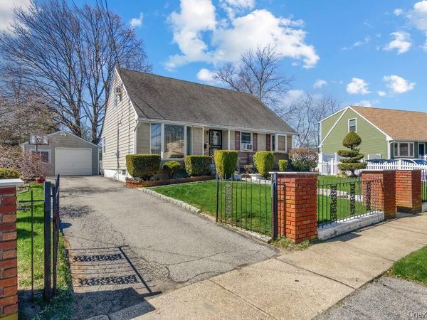 5 S Ronald Drive S, Amityville, NY 11701