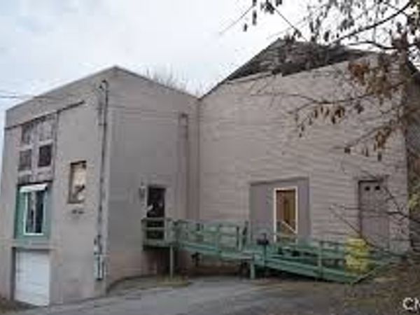55 w 1st St S , Fulton, NY 13069