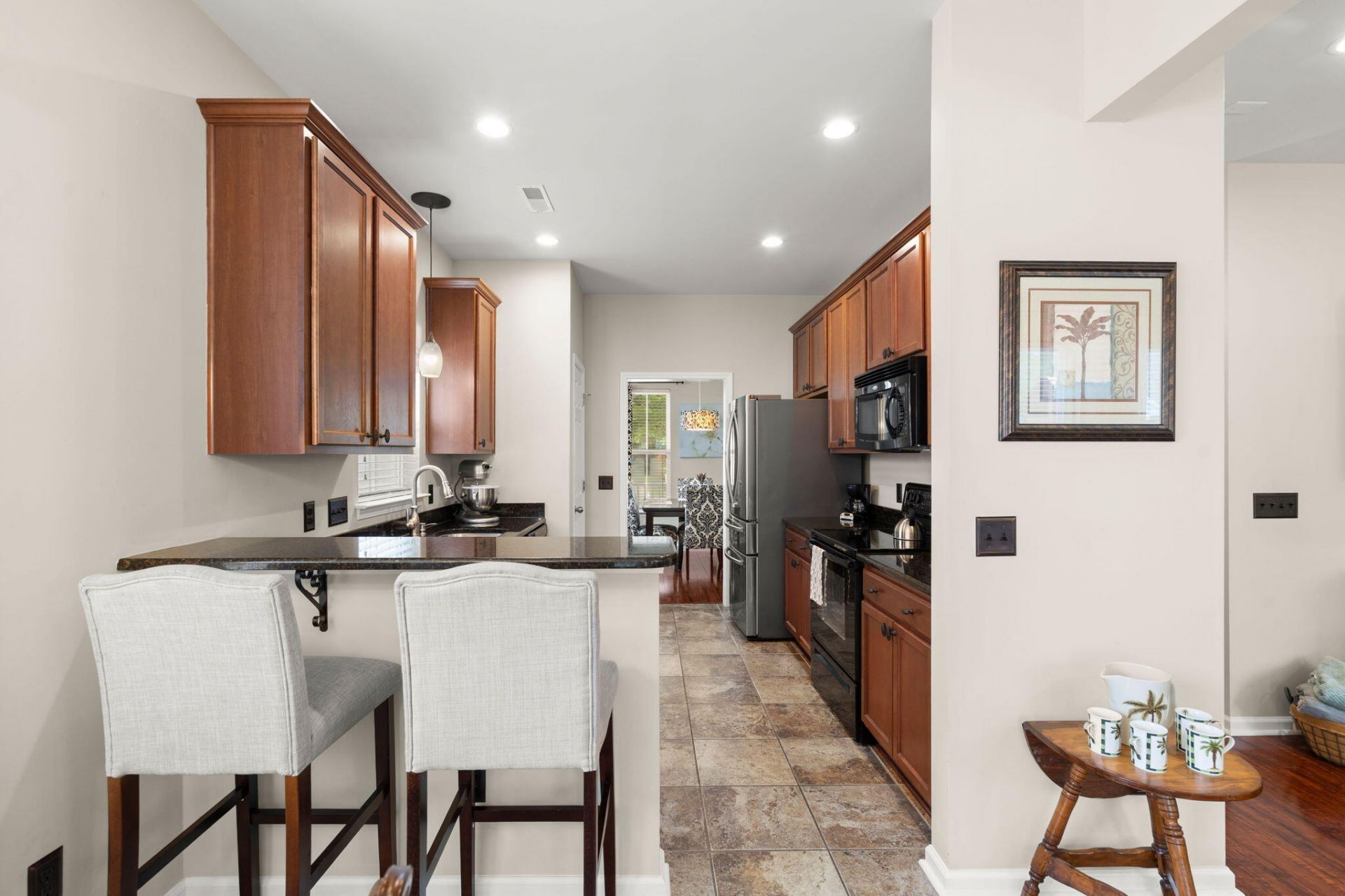 189 Avonshire Drive Photo 11