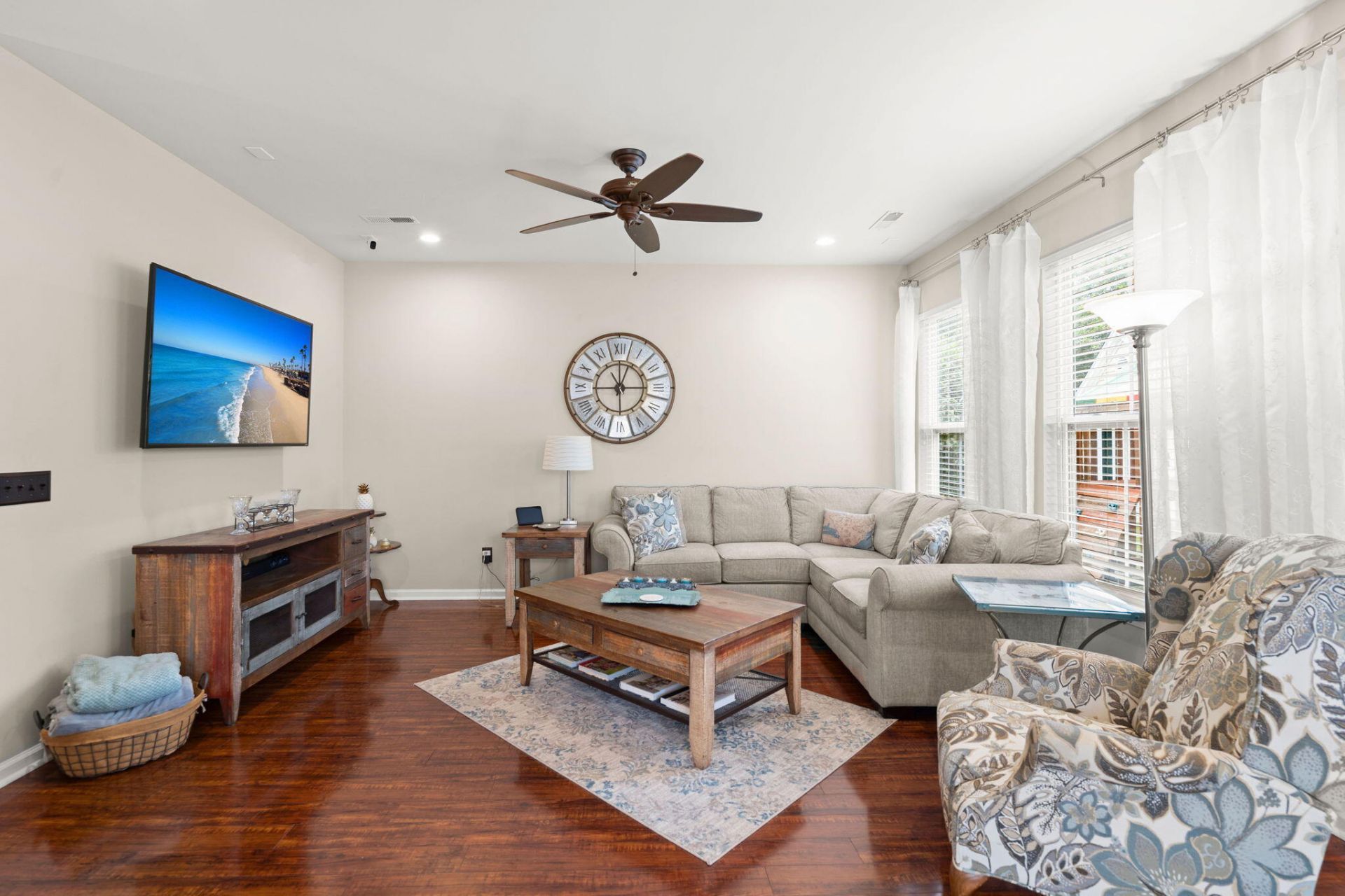 189 Avonshire Drive Photo 14