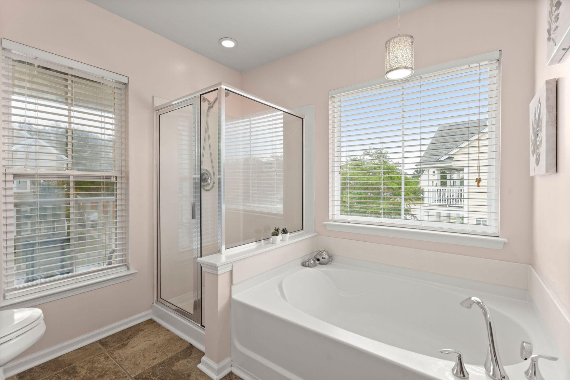 189 Avonshire Drive Photo 20