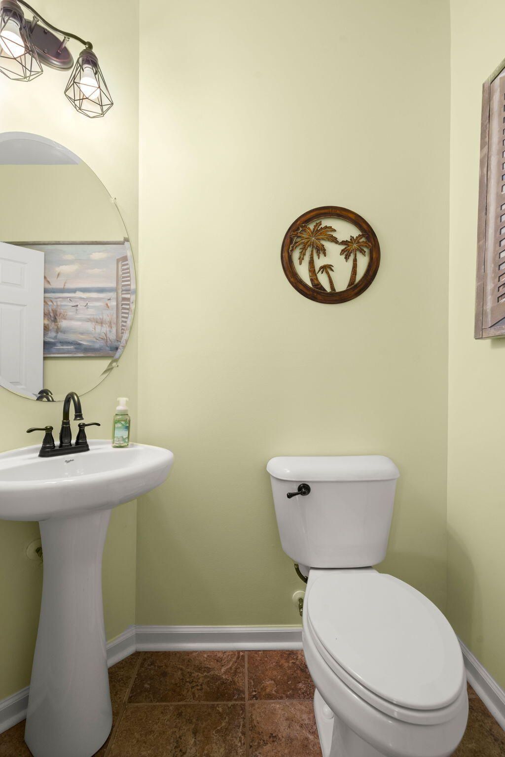 189 Avonshire Drive Photo 6