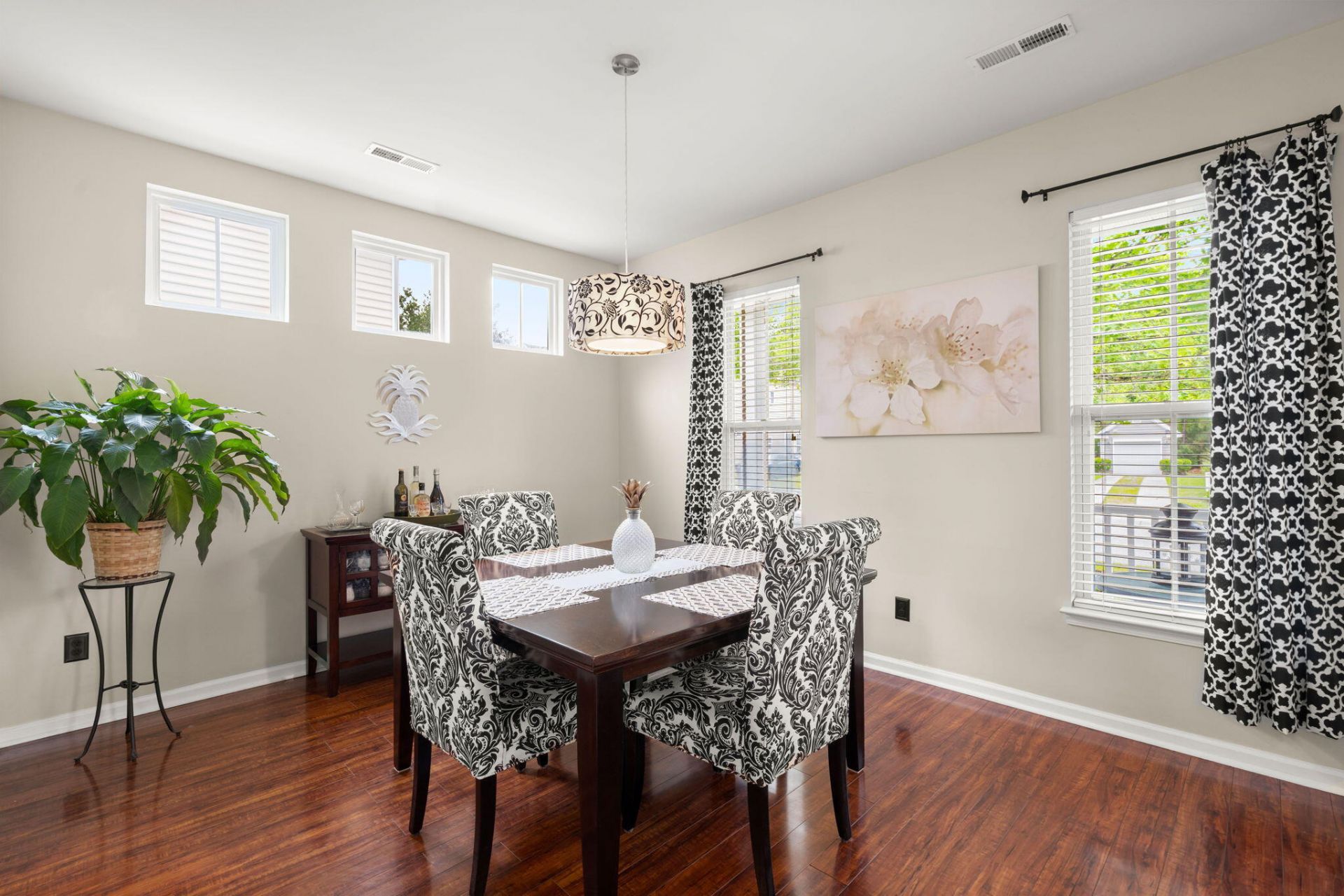 189 Avonshire Drive Photo 7