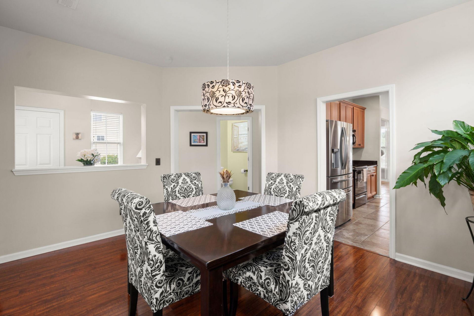 189 Avonshire Drive Photo 8