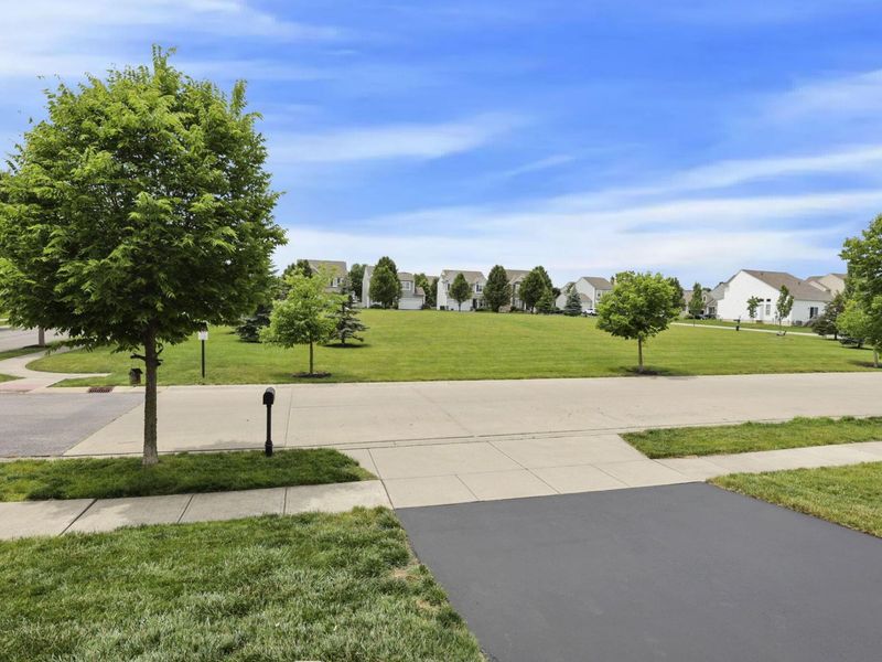 350 Josaphat Way, Columbus, OH 43213 Photo 4