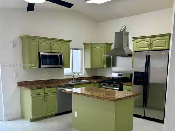 10058 SW 156th Ct , Miami, FL 33196