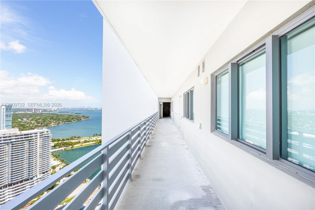 650 NE 32nd St, Unit 3903, Miami, FL 33137 Photo