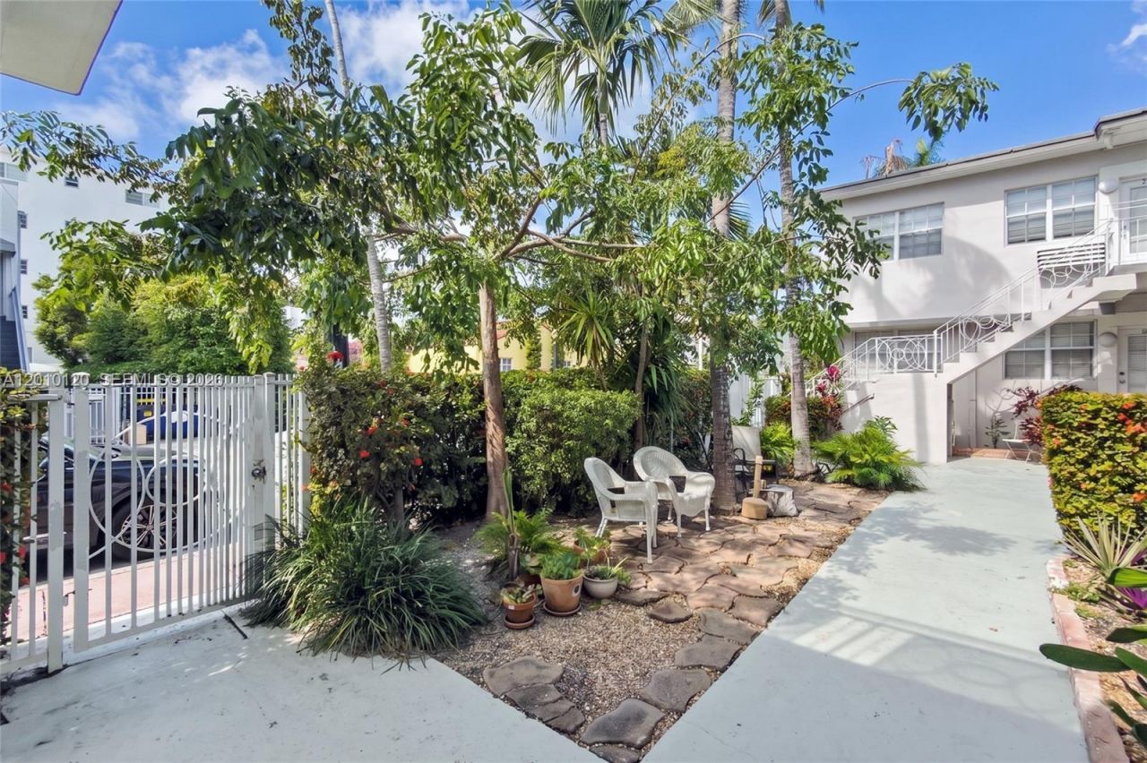 717 Espanola Way, Unit 111, Miami Beach, FL 33139 Photo