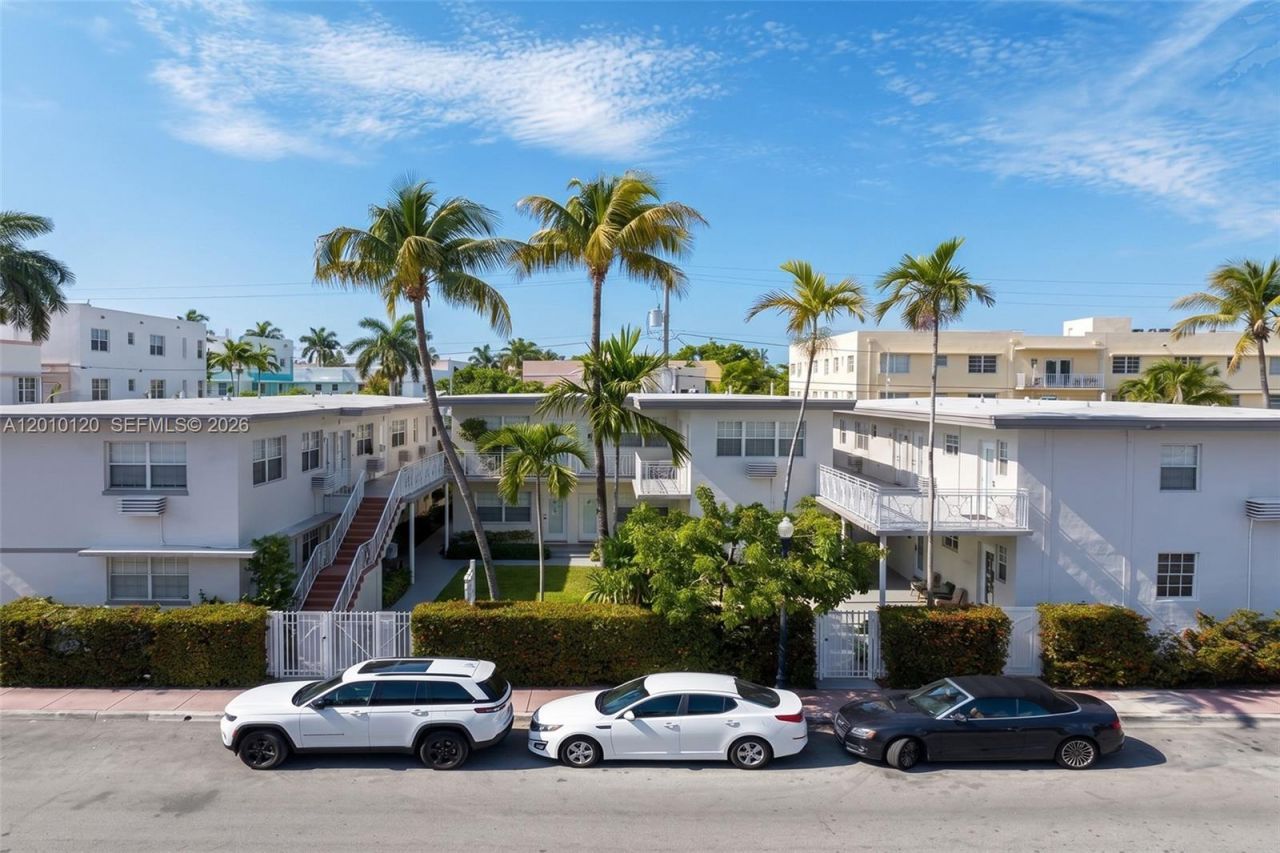 717 Espanola Way, Unit 111, Miami Beach, FL 33139 Photo