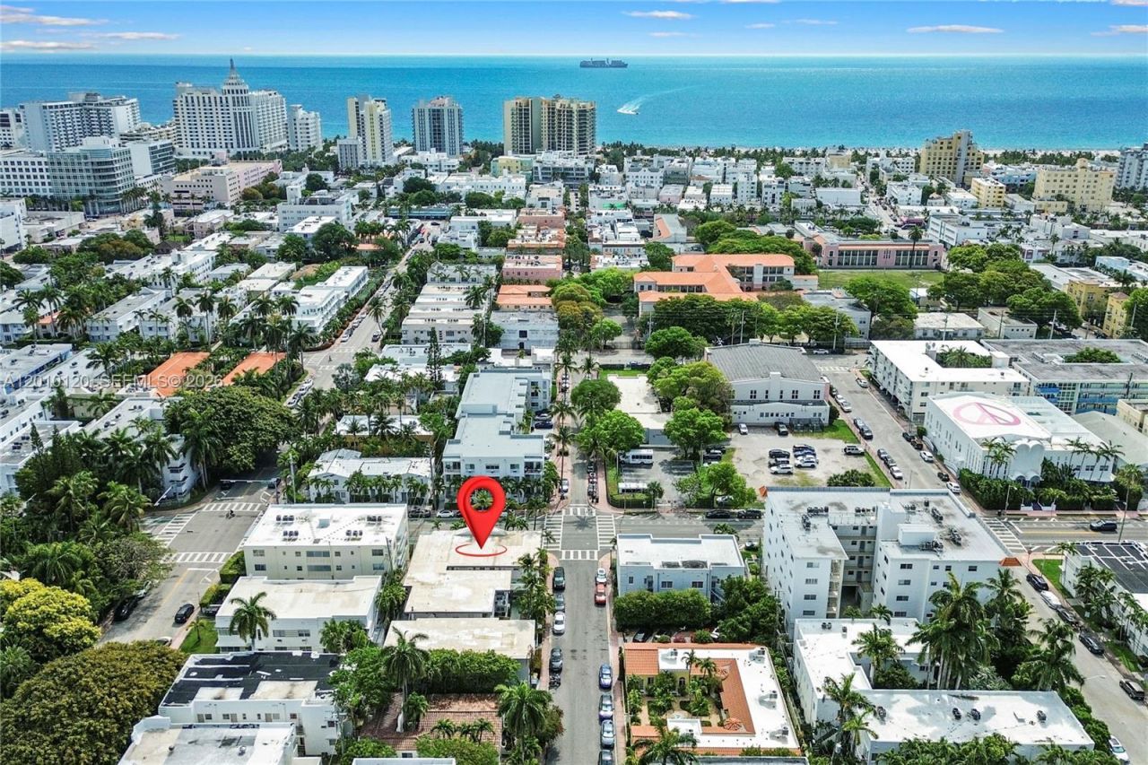 717 Espanola Way, Unit 111, Miami Beach, FL 33139 Photo