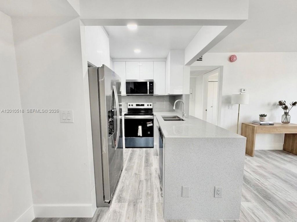 10031 Winding Lake Rd , Unit 201, Sunrise, FL 33351 Photo