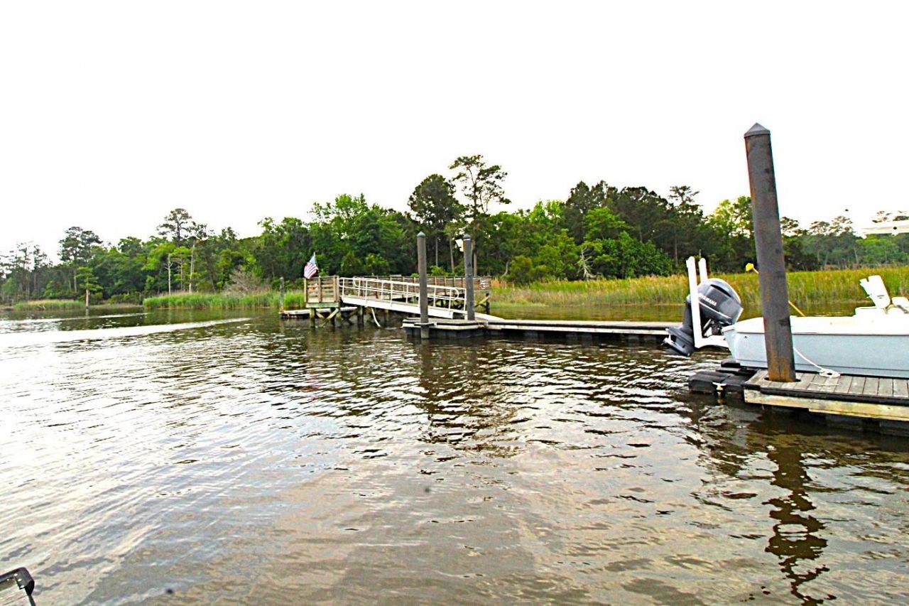 270 Crescent Dr.  Photo 10