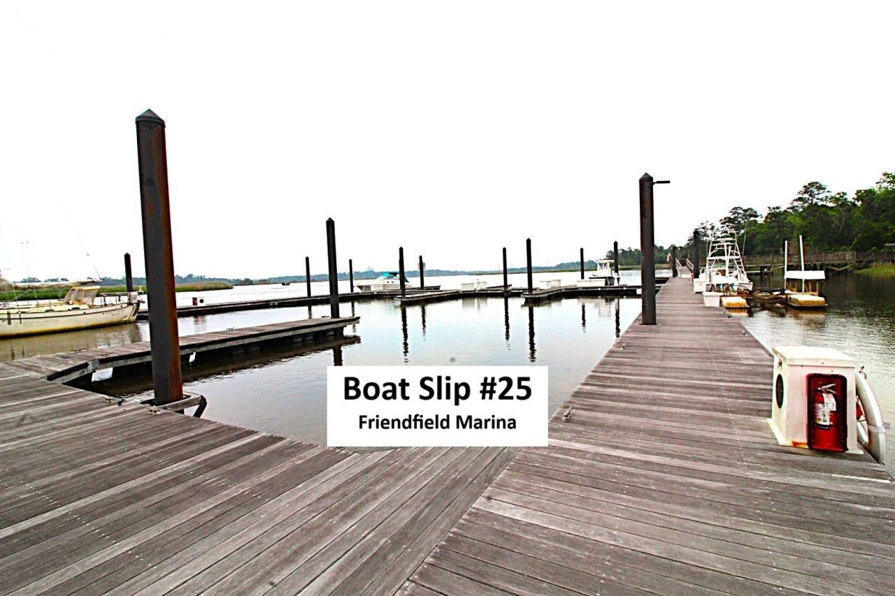 270 Crescent Dr.  Photo 4