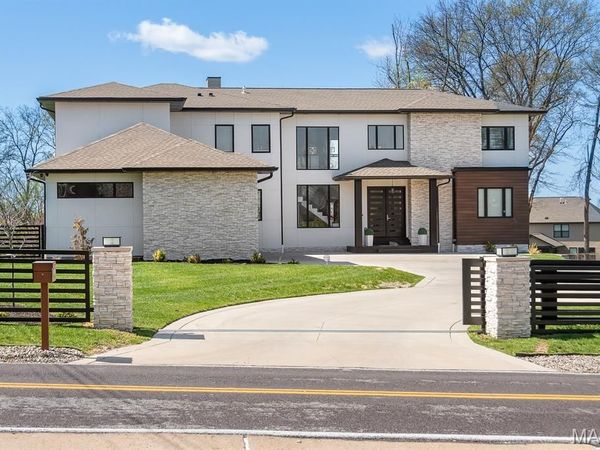 10010 Schuessler Road , St Louis, MO 63128