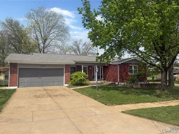 1449 Friar Tuck Lane , St Louis, MO 63125