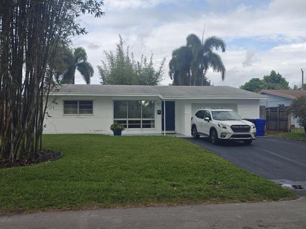 2120 N 57th Way, Hollywood, FL 33021