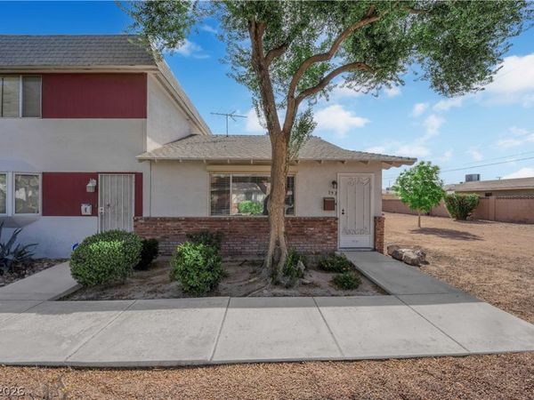 193 Greenbriar Townhouse Way, Las Vegas, NV 89121