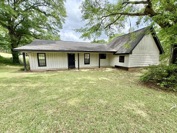 1630 Oak Hill Road, Saltillo, MS 38866