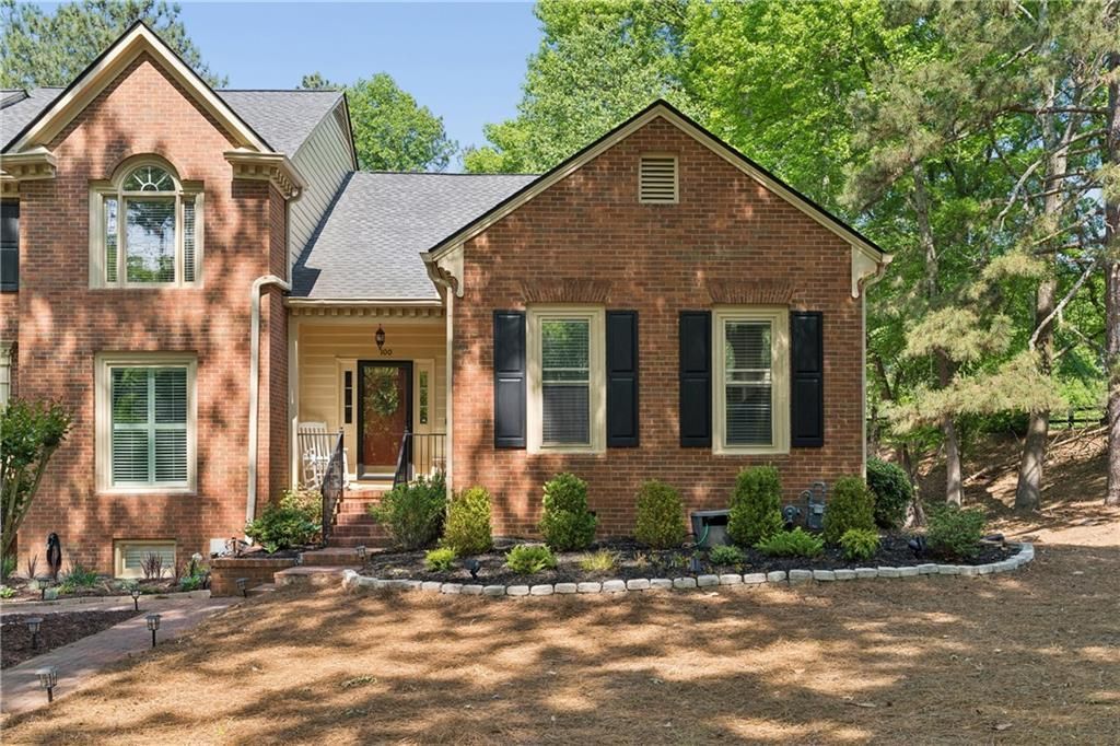100 Weatherburne Drive, Roswell, GA 30076 Main Photo