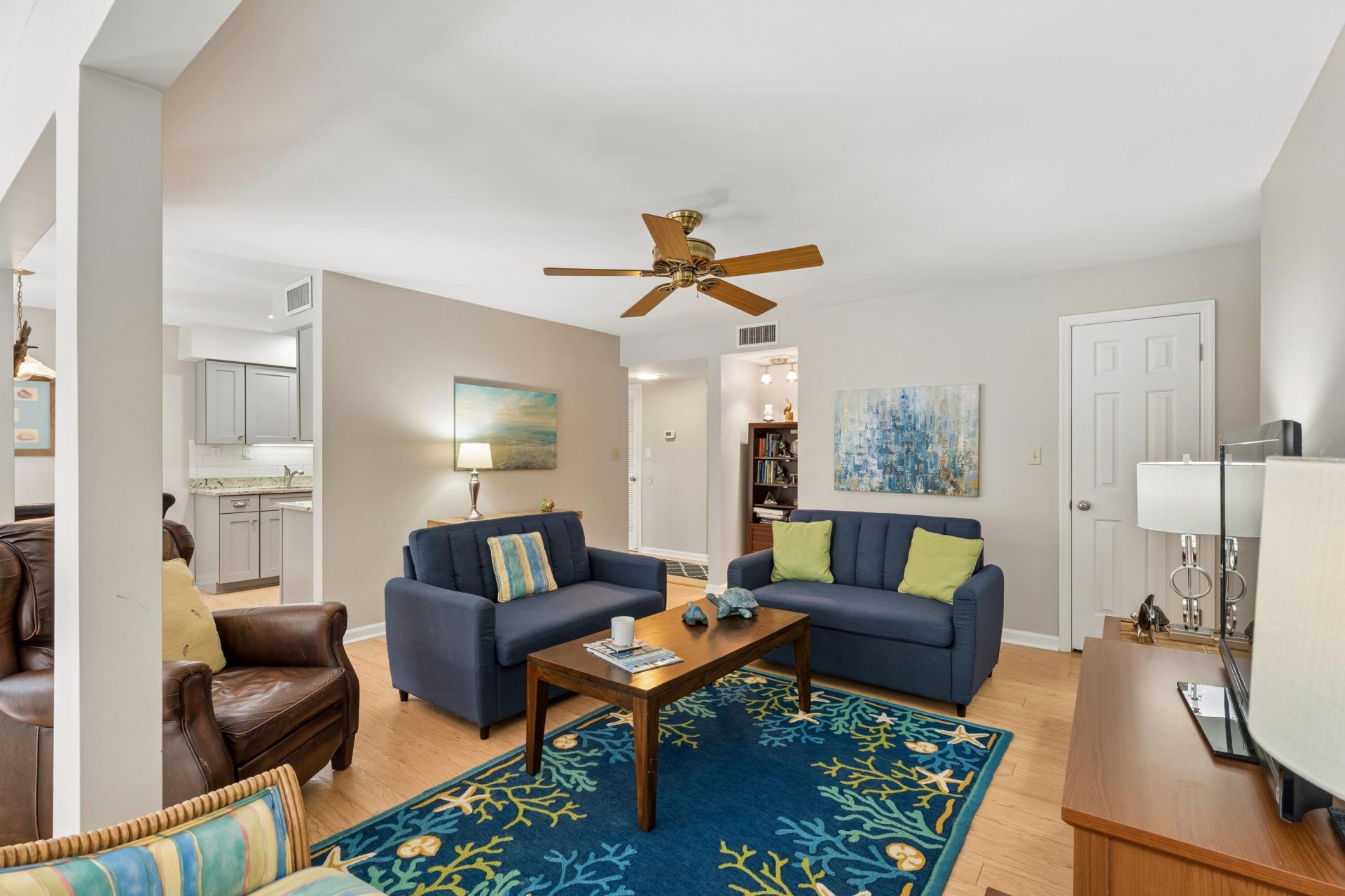 5563 Green Dolphin Way Photo 6