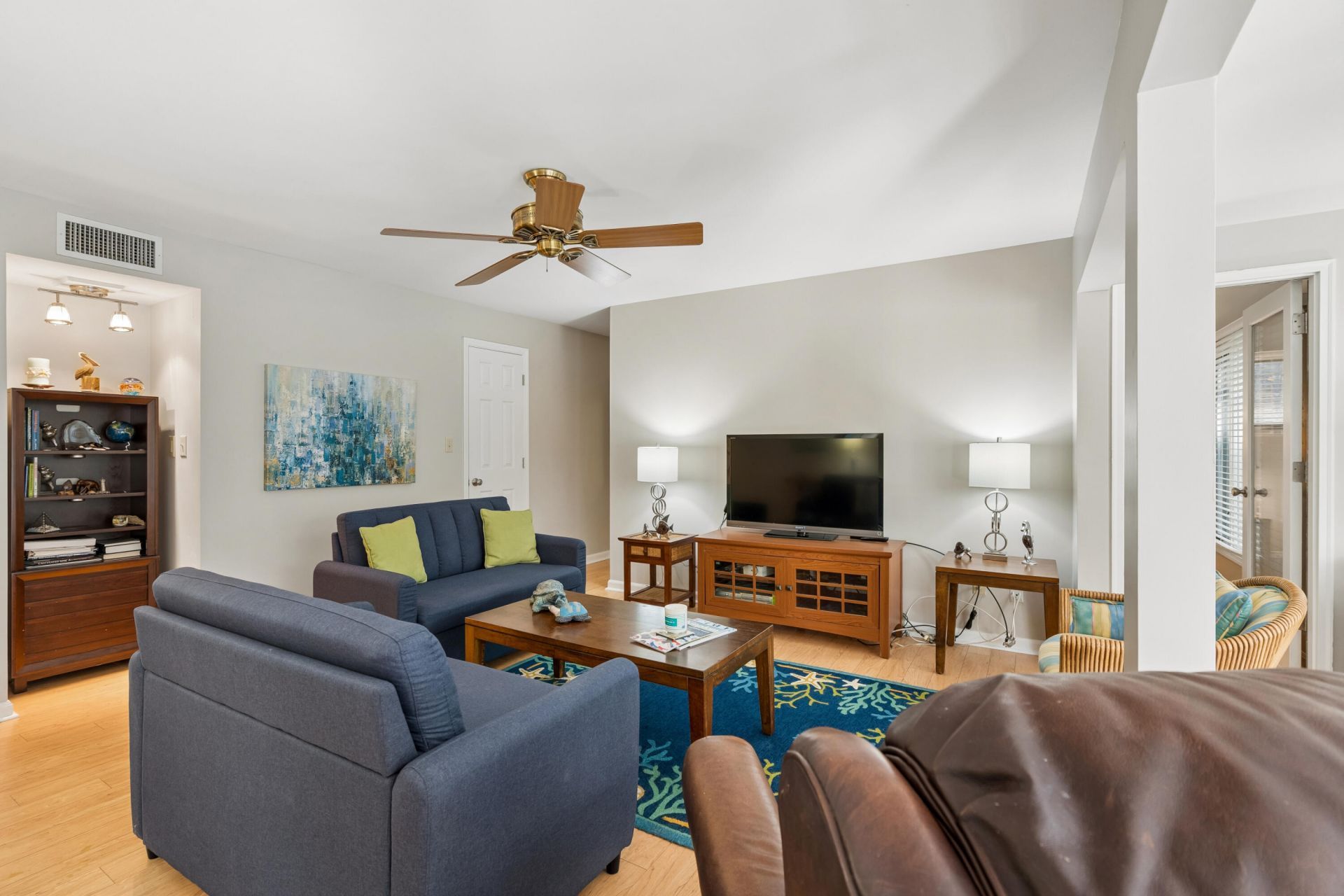 5563 Green Dolphin Way Photo 7