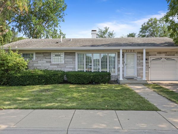 7125 Simpson Street , Morton Grove, IL 60053