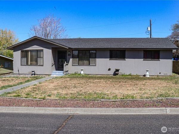 222 W Nelson Road , Moses Lake, WA 98837