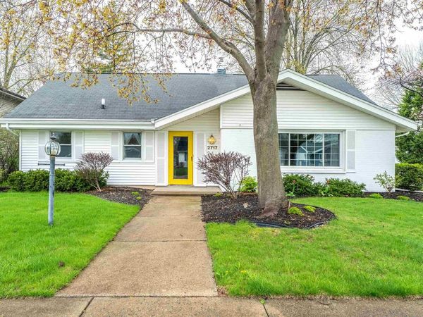 2717 ELMWOOD COURT, Appleton, WI 54911
