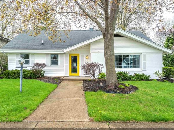 2717 ELMWOOD COURT, Appleton, WI 54911