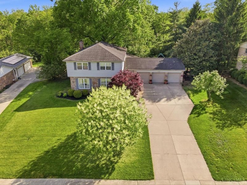 8009 Blairhouse Drive, Anderson Twp, OH 45244 Photo 2
