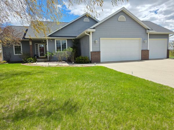 505 4th Street SE, Plainview, MN 55964