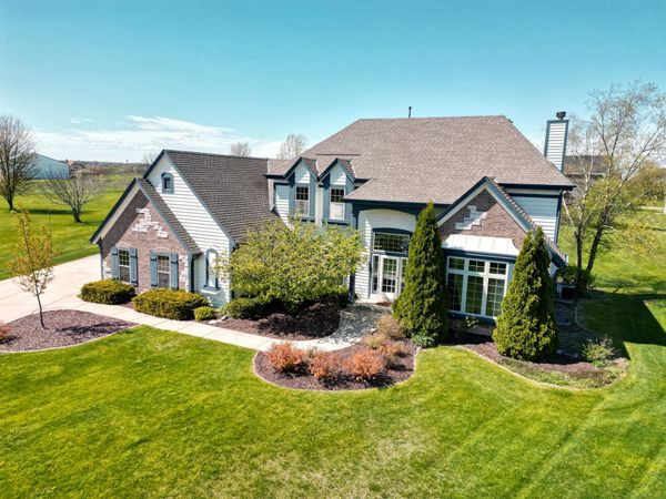 4726 W Jenna Ct, Franklin, WI 53132
