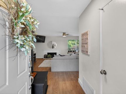 4920 Sky Pkwy, Sacramento, CA 95823 Photo