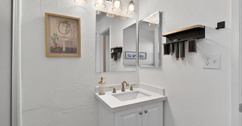 4920 Sky Pkwy, Sacramento, CA 95823 Photo