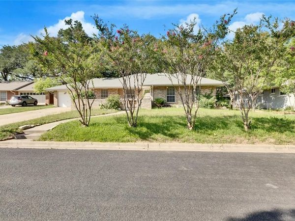 2406 Sheri Oak LN, Austin, TX 78748