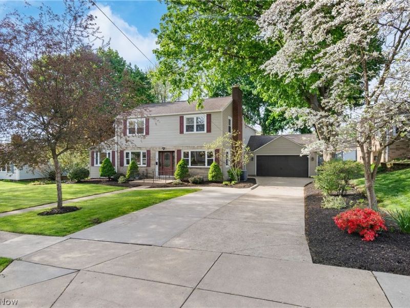 134 Bonnett Street SW, North Canton, OH 44720 Photo 2