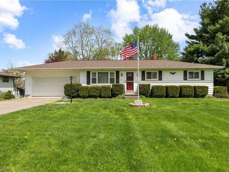 792 Hillcrest Drive, Wadsworth, OH 44281 Photo 2