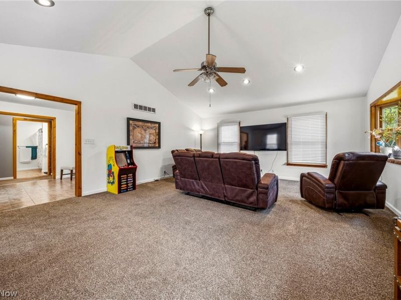 109 Cornelia Drive, Chardon, OH 44024 Photo 3