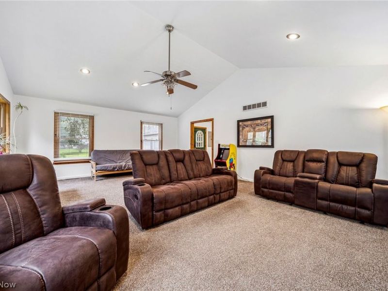 109 Cornelia Drive, Chardon, OH 44024 Photo 4