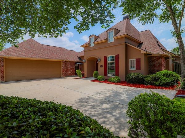 18436 Lake Stream Dr, Greenwell Springs, LA 70739