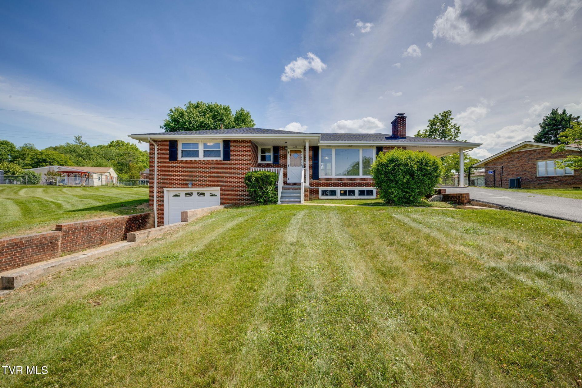 1029 Spring Valley Drive, Kingsport, TN 37660 Main Photo