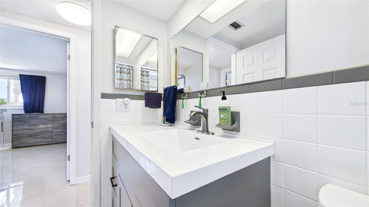 5325 Devries Drive, New Port Richey, FL 34652 Photo