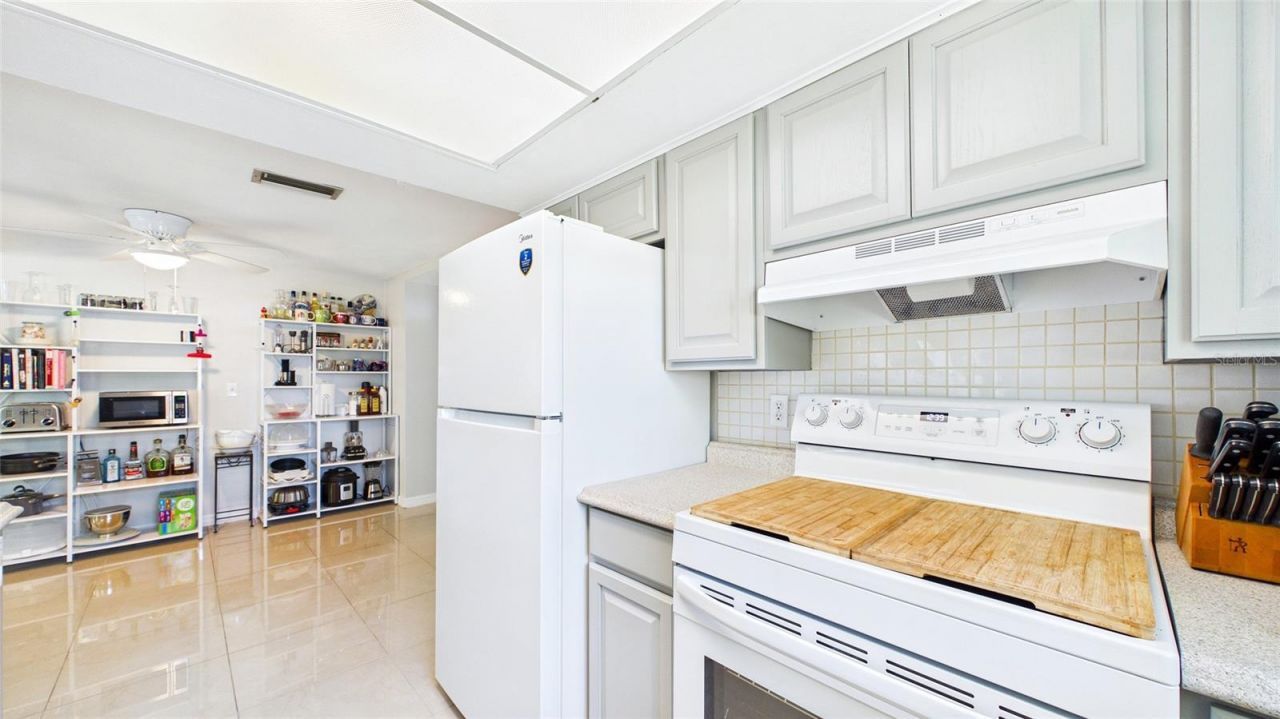 5325 Devries Drive, New Port Richey, FL 34652 Photo