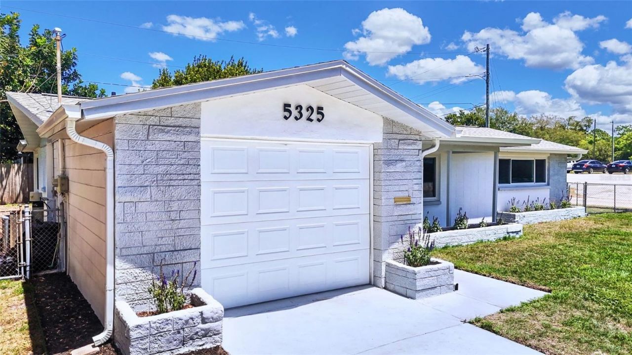 5325 Devries Drive, New Port Richey, FL 34652 Photo